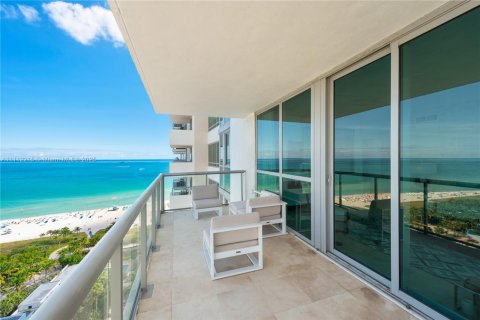Condo in Miami Beach, Florida, 2 bedrooms  № 2022970 - photo 26