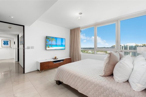 Condo in Miami Beach, Florida, 2 bedrooms  № 2022970 - photo 10
