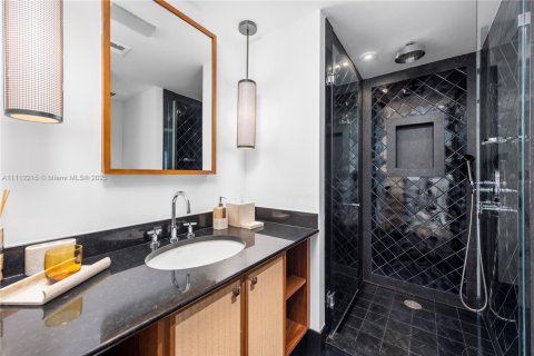 Condo in Miami Beach, Florida, 2 bedrooms  № 2022970 - photo 14