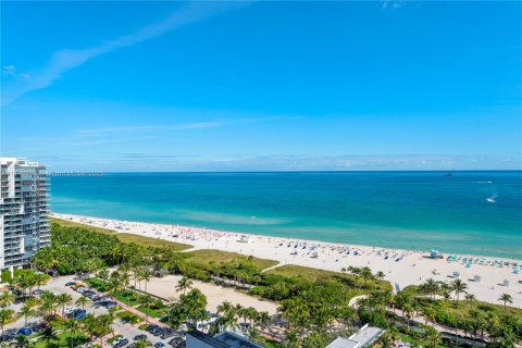 Condo in Miami Beach, Florida, 2 bedrooms  № 2022970 - photo 27