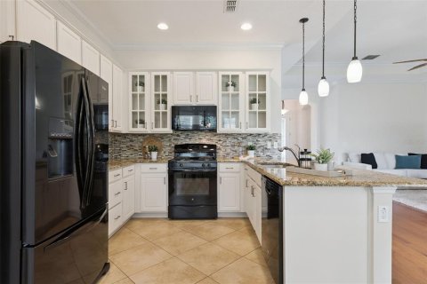 House in DeLand, Florida 3 bedrooms, 168.43 sq.m. № 2283476 - photo 15