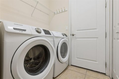 House in DeLand, Florida 3 bedrooms, 168.43 sq.m. № 2283476 - photo 27