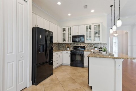 House in DeLand, Florida 3 bedrooms, 168.43 sq.m. № 2283476 - photo 14