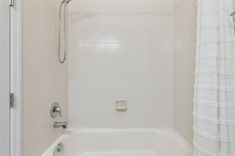 House in DeLand, Florida 3 bedrooms, 168.43 sq.m. № 2283476 - photo 26