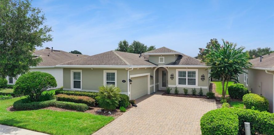 House in DeLand, Florida 3 bedrooms, 168.43 sq.m. № 2283476