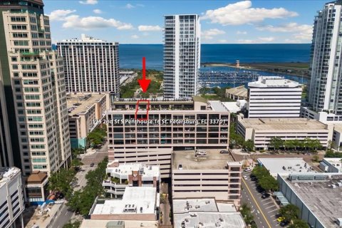 Condo in Saint Petersburg, Florida, 2 bedrooms  № 1721470 - photo 3