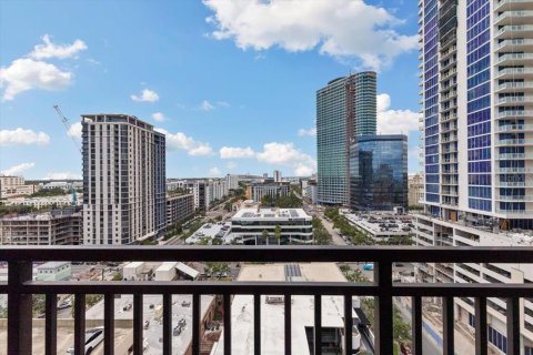 Condo in Saint Petersburg, Florida, 2 bedrooms  № 1721470 - photo 29