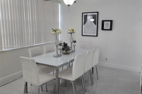 Condo in Davie, Florida, 2 bedrooms  № 1923580 - photo 5