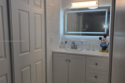 Condo in Davie, Florida, 2 bedrooms  № 1923580 - photo 19