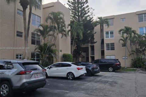 Condo in Davie, Florida, 2 bedrooms  № 1923580 - photo 25