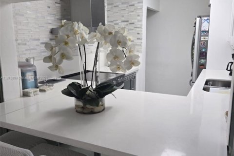 Condo in Davie, Florida, 2 bedrooms  № 1923580 - photo 8