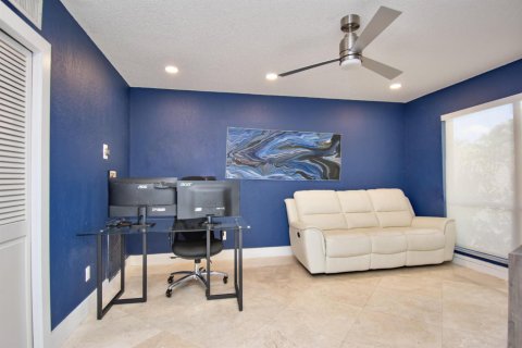 House in Boca Raton, Florida 5 bedrooms, 383.22 sq.m. № 1161683 - photo 1