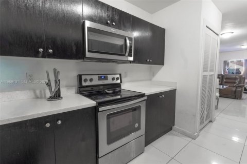 Villa ou maison à vendre à Miami, Floride: 3 chambres, 103.4 m2 № 2030153 - photo 5