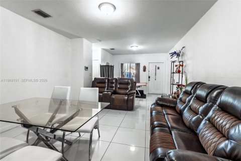 Villa ou maison à vendre à Miami, Floride: 3 chambres, 103.4 m2 № 2030153 - photo 12