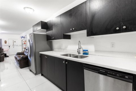 Villa ou maison à vendre à Miami, Floride: 3 chambres, 103.4 m2 № 2030153 - photo 4