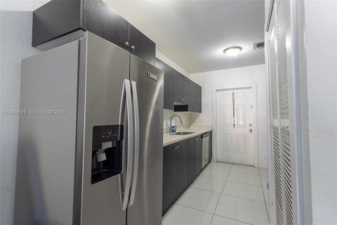 Villa ou maison à vendre à Miami, Floride: 3 chambres, 103.4 m2 № 2030153 - photo 6