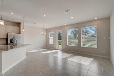 Townhouse in Ocoee, Florida 3 bedrooms, 170.94 sq.m. № 1829318 - photo 4