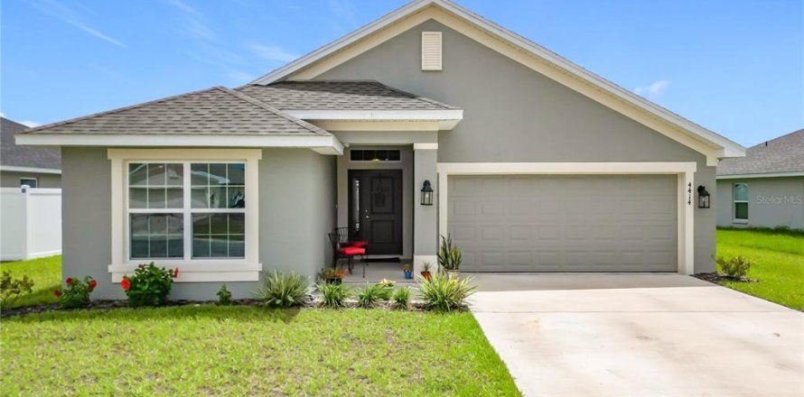 House in Ocala, Florida 3 bedrooms, 158.77 sq.m. № 1815612