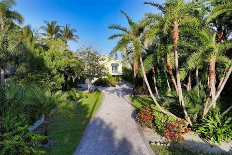 House in Longboat Key, Florida 3 bedrooms, 238.76 sq.m. № 1131982 - photo 5