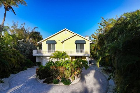 House in Longboat Key, Florida 3 bedrooms, 238.76 sq.m. № 1131982 - photo 6