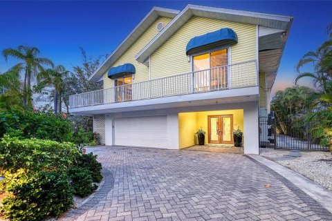 House in Longboat Key, Florida 3 bedrooms, 238.76 sq.m. № 1131982 - photo 14