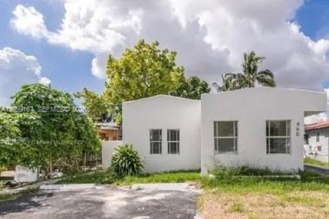 Villa ou maison à vendre à Miami, Floride: 4 chambres, 161.46 m2 № 2296075 - photo 2