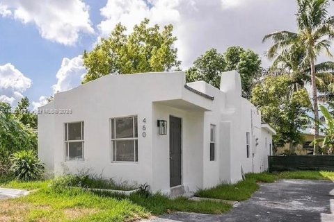 Villa ou maison à Miami, Floride 4 chambres, 161.46 m2 № 2296075