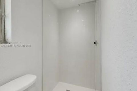 Villa ou maison à vendre à Miami, Floride: 4 chambres, 161.46 m2 № 2296075 - photo 7