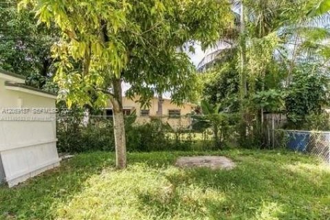 Villa ou maison à vendre à Miami, Floride: 4 chambres, 161.46 m2 № 2296075 - photo 10
