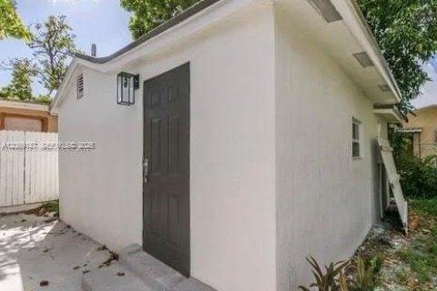 Villa ou maison à vendre à Miami, Floride: 4 chambres, 161.46 m2 № 2296075 - photo 9