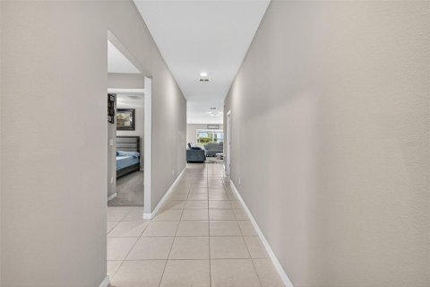 House in Wesley Chapel, Florida 4 bedrooms, 180.14 sq.m. № 1916135 - photo 8