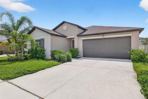 House in Wesley Chapel, Florida 4 bedrooms, 180.14 sq.m. № 1916135 - photo 1