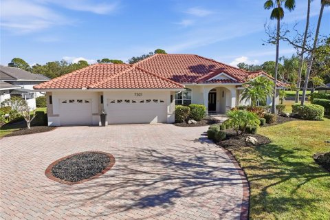 Villa ou maison à vendre à Sarasota, Floride: 4 chambres, 254.18 m2 № 2200334 - photo 2