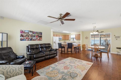 Casa en venta en The Villages, Florida, 3 dormitorios, 129.32 m2 № 2118860 - foto 3