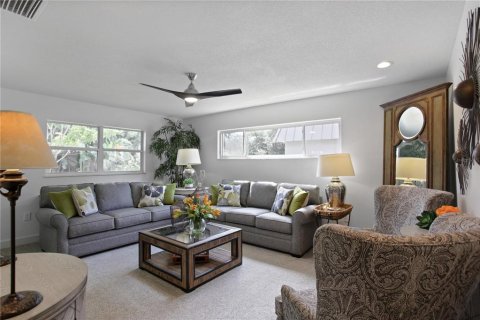 Casa en venta en Orlando, Florida, 4 dormitorios, 167.41 m2 № 1899284 - foto 4