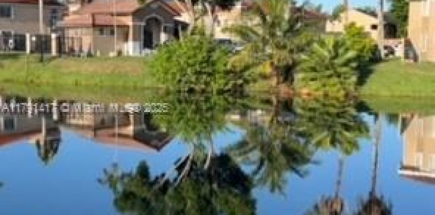 Condo à Miami, Floride, 1 chambre  № 1943263