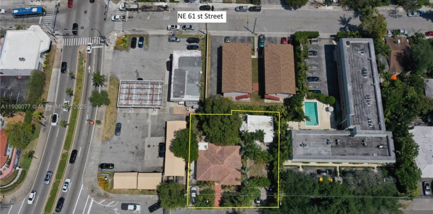 Propiedad comercial en Miami, Florida № 2012868