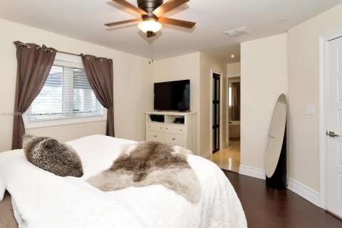 Снять в аренду виллу или дом в Холливуд, Флорида 2 спальни, 191.84м2, № 1977607 - фото 4