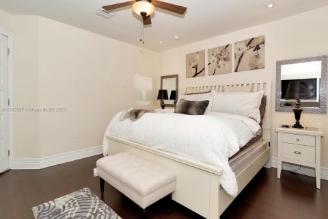 Снять в аренду виллу или дом в Холливуд, Флорида 2 спальни, 191.84м2, № 1977607 - фото 6