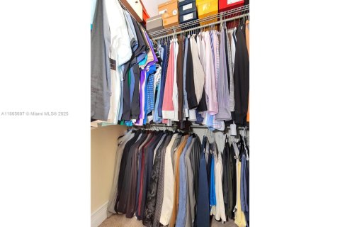 Снять в аренду виллу или дом в Холливуд, Флорида 2 спальни, 191.84м2, № 1977607 - фото 11