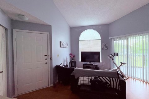 Condominio en alquiler en Lake Mary, Florida, 1 dormitorio, 60.2 m2 № 1908914 - foto 3