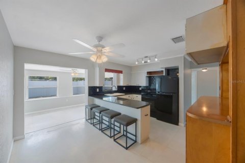 Casa en venta en Saint Petersburg, Florida, 3 dormitorios, 139.35 m2 № 1742737 - foto 6