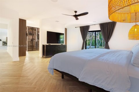 Villa ou maison à vendre à Miami, Floride: 4 chambres, 395.95 m2 № 1973926 - photo 21
