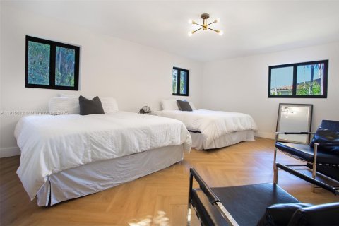 Villa ou maison à vendre à Miami, Floride: 4 chambres, 395.95 m2 № 1973926 - photo 11
