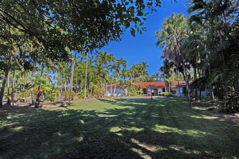 Villa ou maison à vendre à Miami, Floride: 4 chambres, 395.95 m2 № 1973926 - photo 15