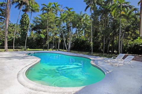 Villa ou maison à vendre à Miami, Floride: 4 chambres, 395.95 m2 № 1973926 - photo 19