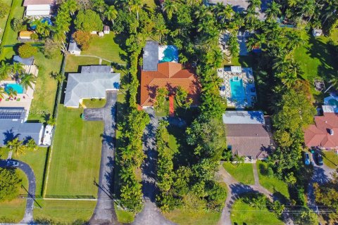 Villa ou maison à vendre à Miami, Floride: 4 chambres, 395.95 m2 № 1973926 - photo 30
