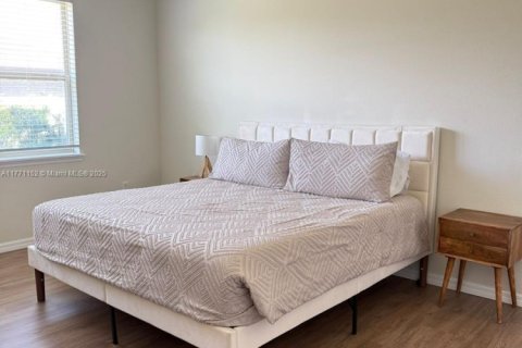 House in Clermont, Florida 3 bedrooms № 1714716 - photo 9