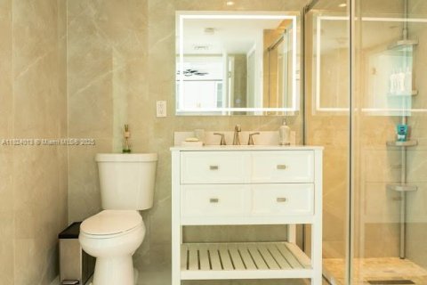 Condo in Miami Beach, Florida, 1 bedroom  № 2019340 - photo 9
