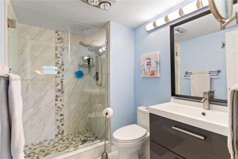 Купить кондоминиум в Пемброк-Пайнс, Флорида 2 спальни, 108.7м2, № 1970636 - фото 24